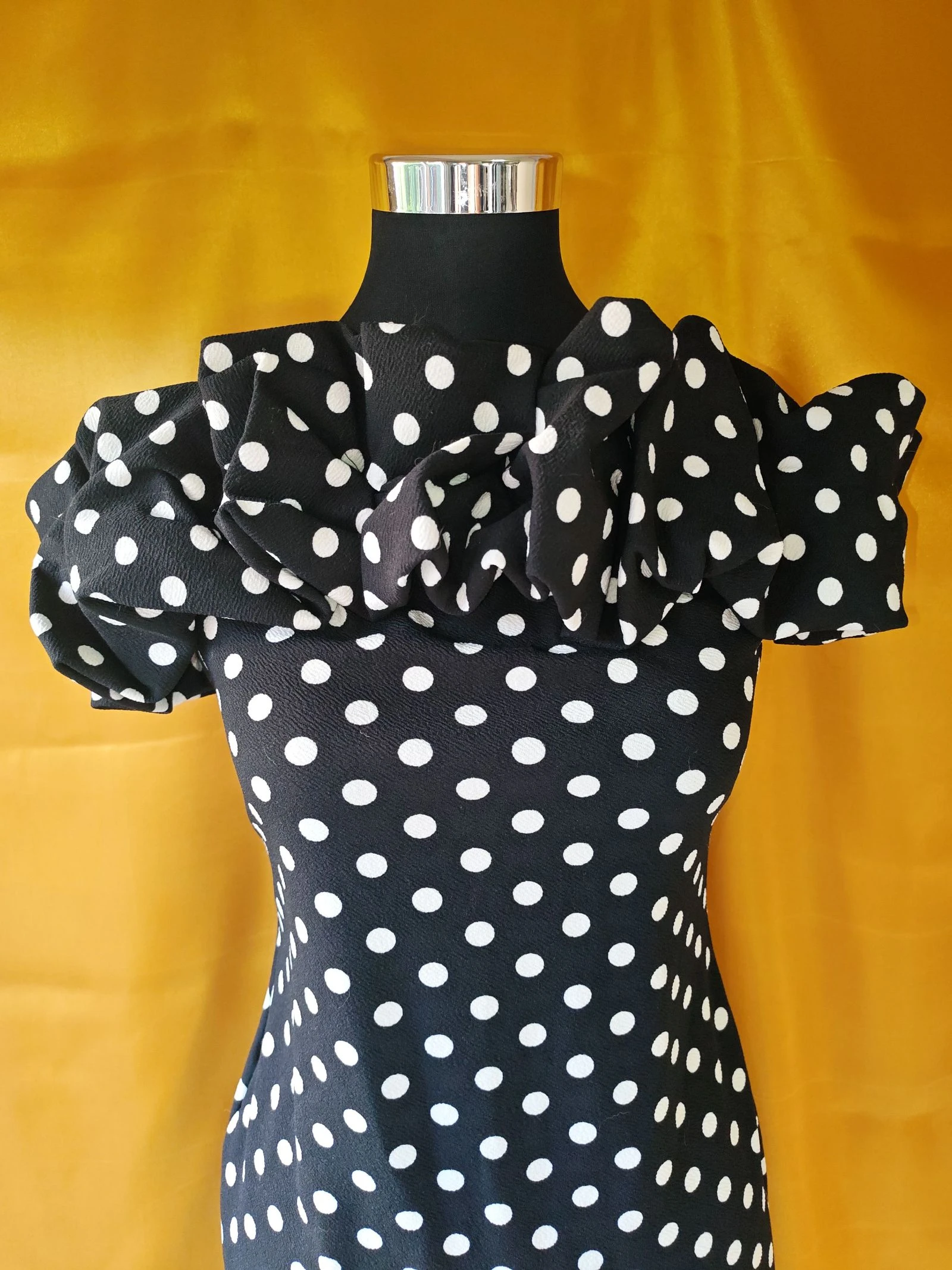 Vestido lunares negro y blanco 